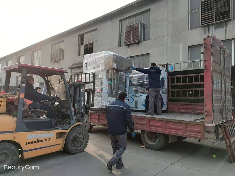 洗潔精灌裝機發往濰坊