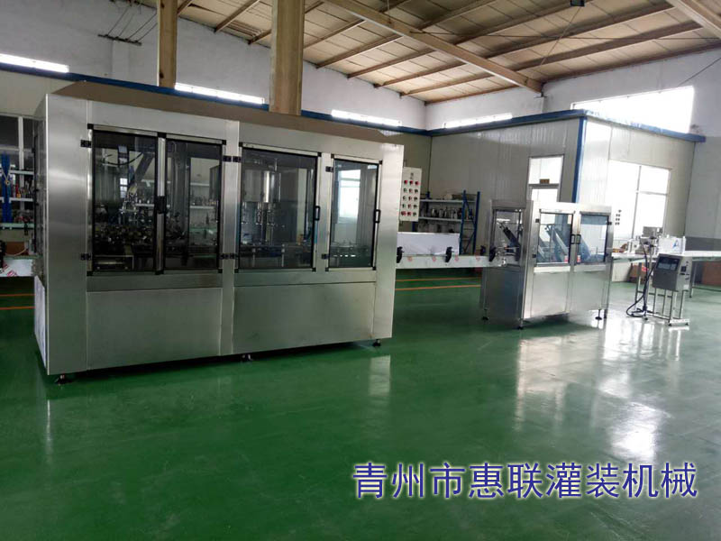 洗瓶灌裝壓蓋三合一葡萄酒灌裝機