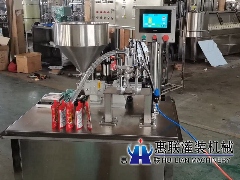 半自動(dòng)轉(zhuǎn)子泵醬類灌裝機(jī)